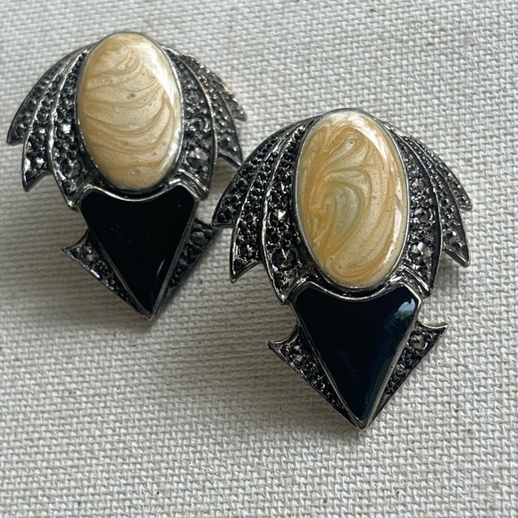 Vintage Art Deco Earrings - Picture 2 of 4